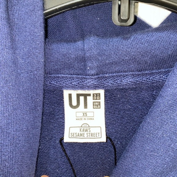 ❤️💛💙KAWS X UNIQLO HOODIE💙💛❤️
l - Picture 3 of 3